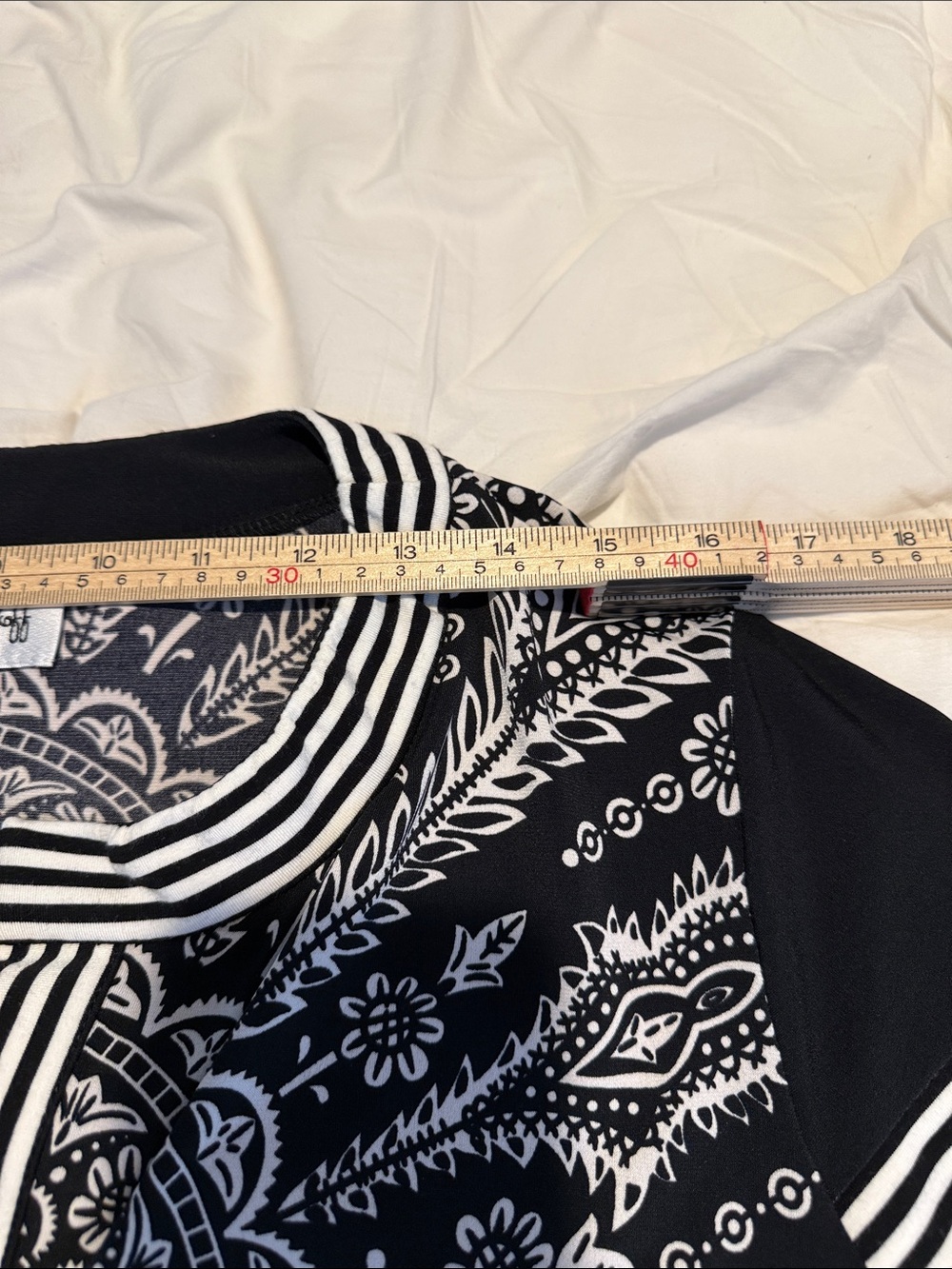 Joseph Ribkoff Black White Medallion Print Shift Dress Size 12 Boho - Picture 8 of 8